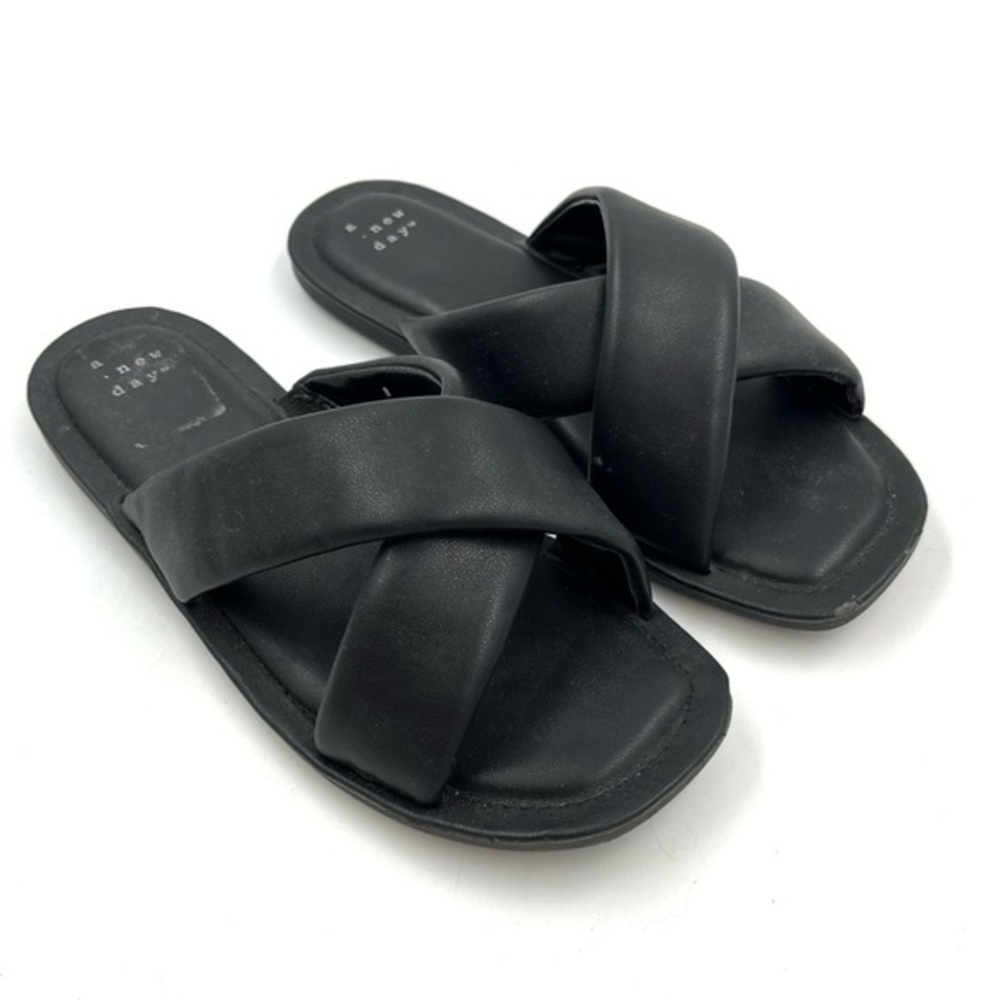 A New Day Black Puffy Slides Size 8